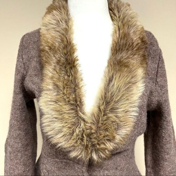 Dress barn boiled wool jacket with faux fur.  Sz sm - Picture 3 of 7